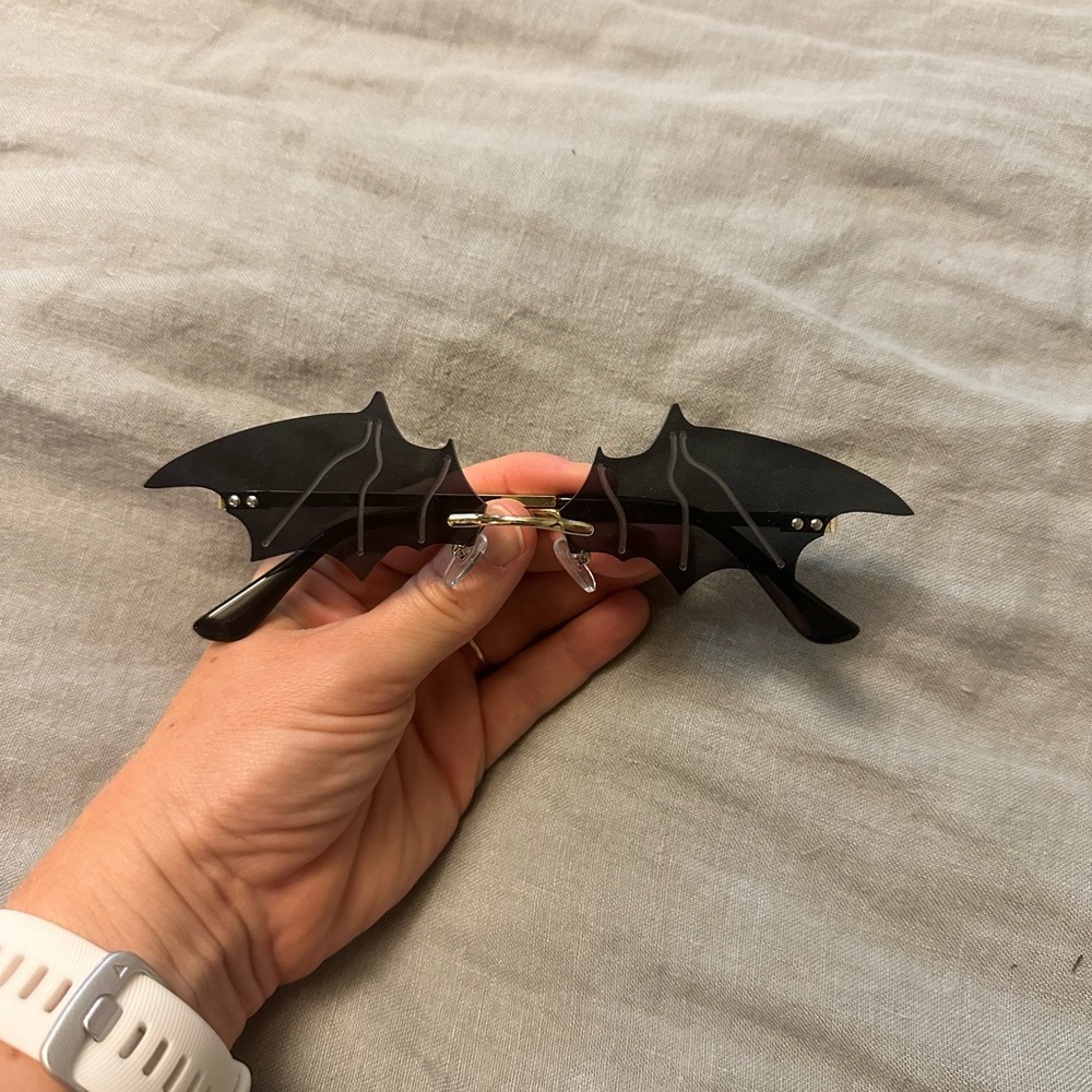 straight outta hell dolls kill bat sunglasses 🦇